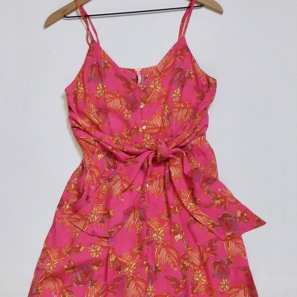 FREE PEOPLE Hot Tropics Jumpsuit Cropped Floral Tie Waist Colorful Print Size 4 - Picture 5 of 16